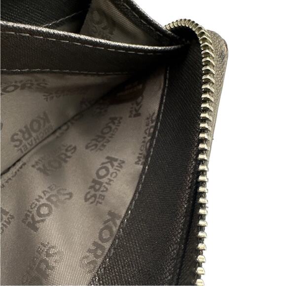 MICHAEL KORS Metallic Silver Signature Wallet - Picture 6 of 10